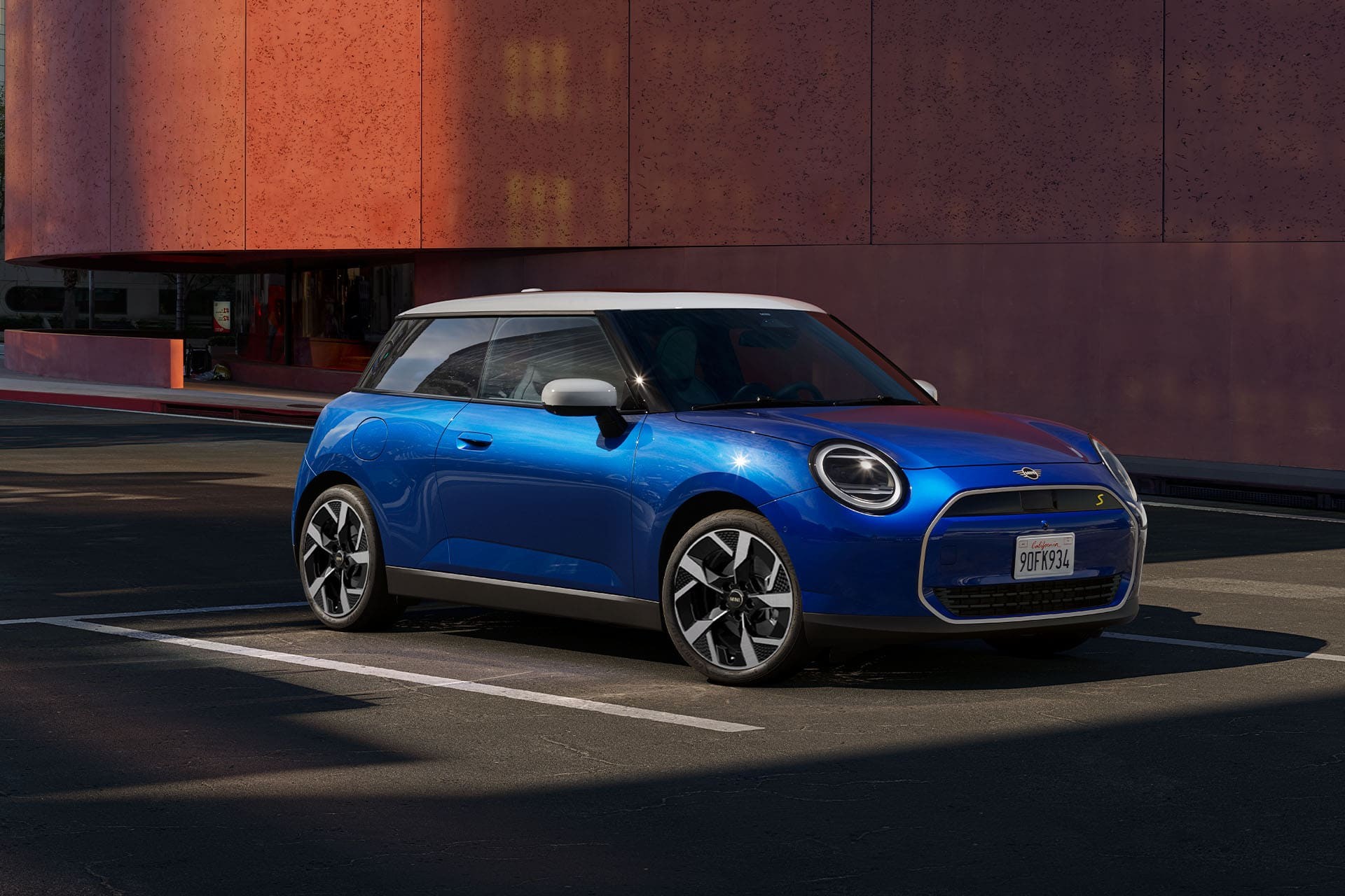MINI totalmente elétrico - experiência de condução - assistência à condução.